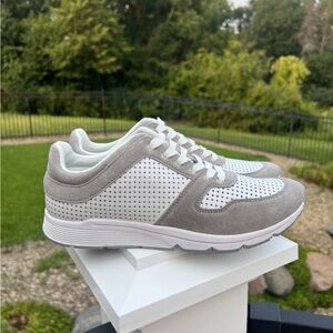 ISAAC MIZRAHI Live! Leather Lace-Up Light Grey/White Sneakers - Size 8.5 M